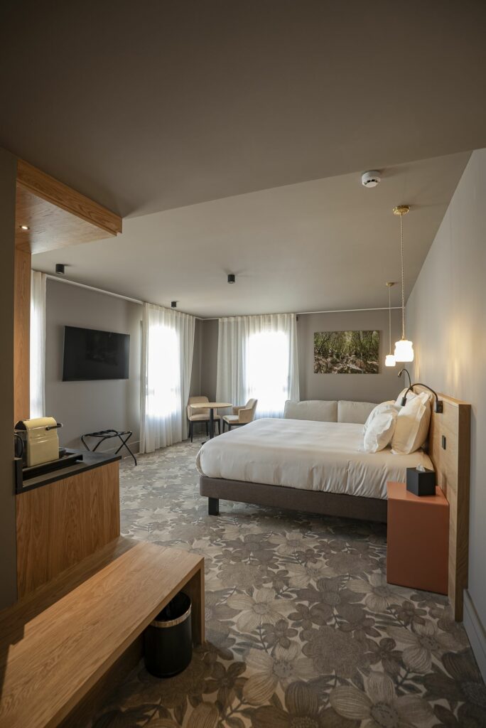 Chambre supérieure spacieuse hôtel La Chapelle Annecy Haute-Savoie