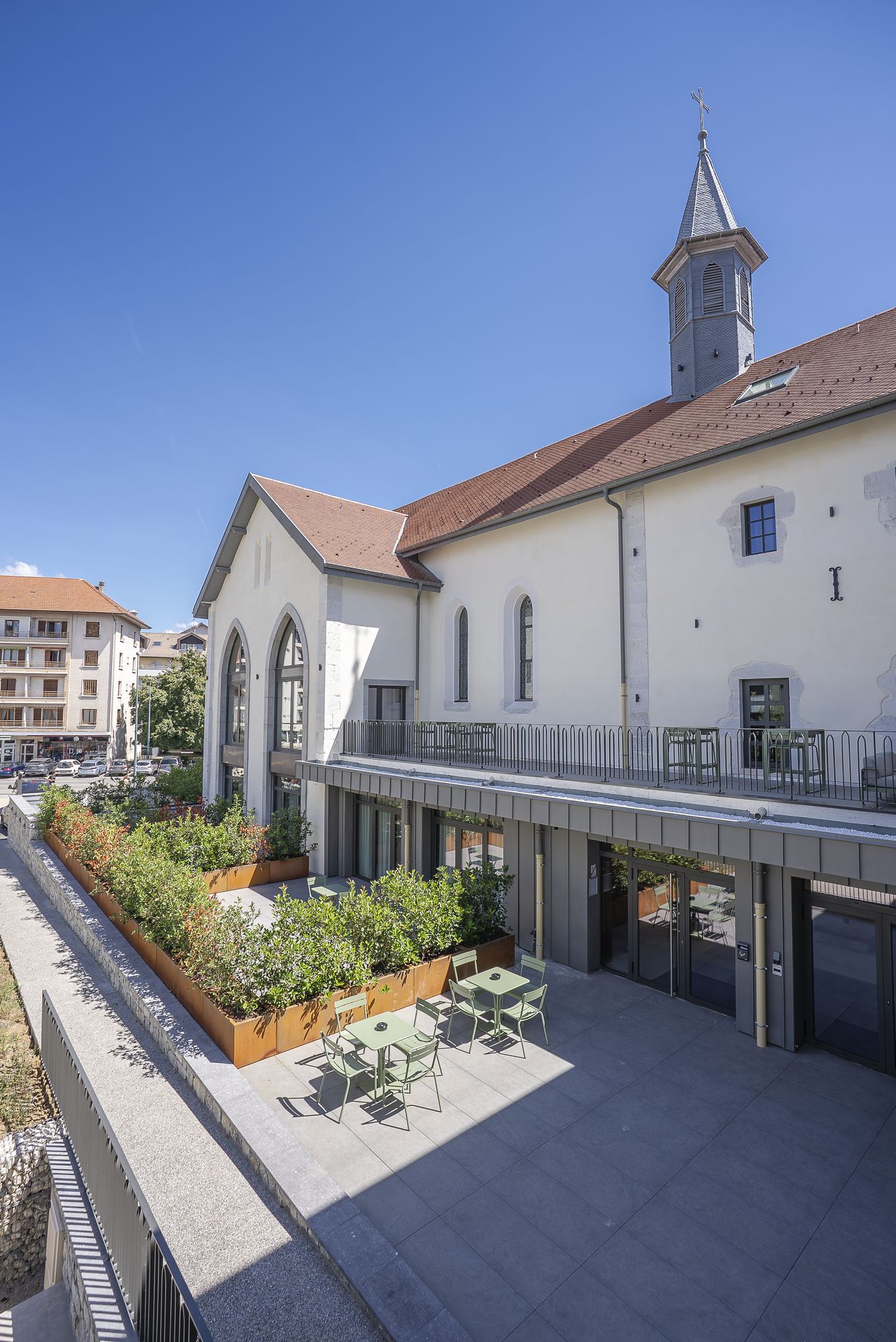 vue d'exterieur de l'hôtel la chapelle à Annecy