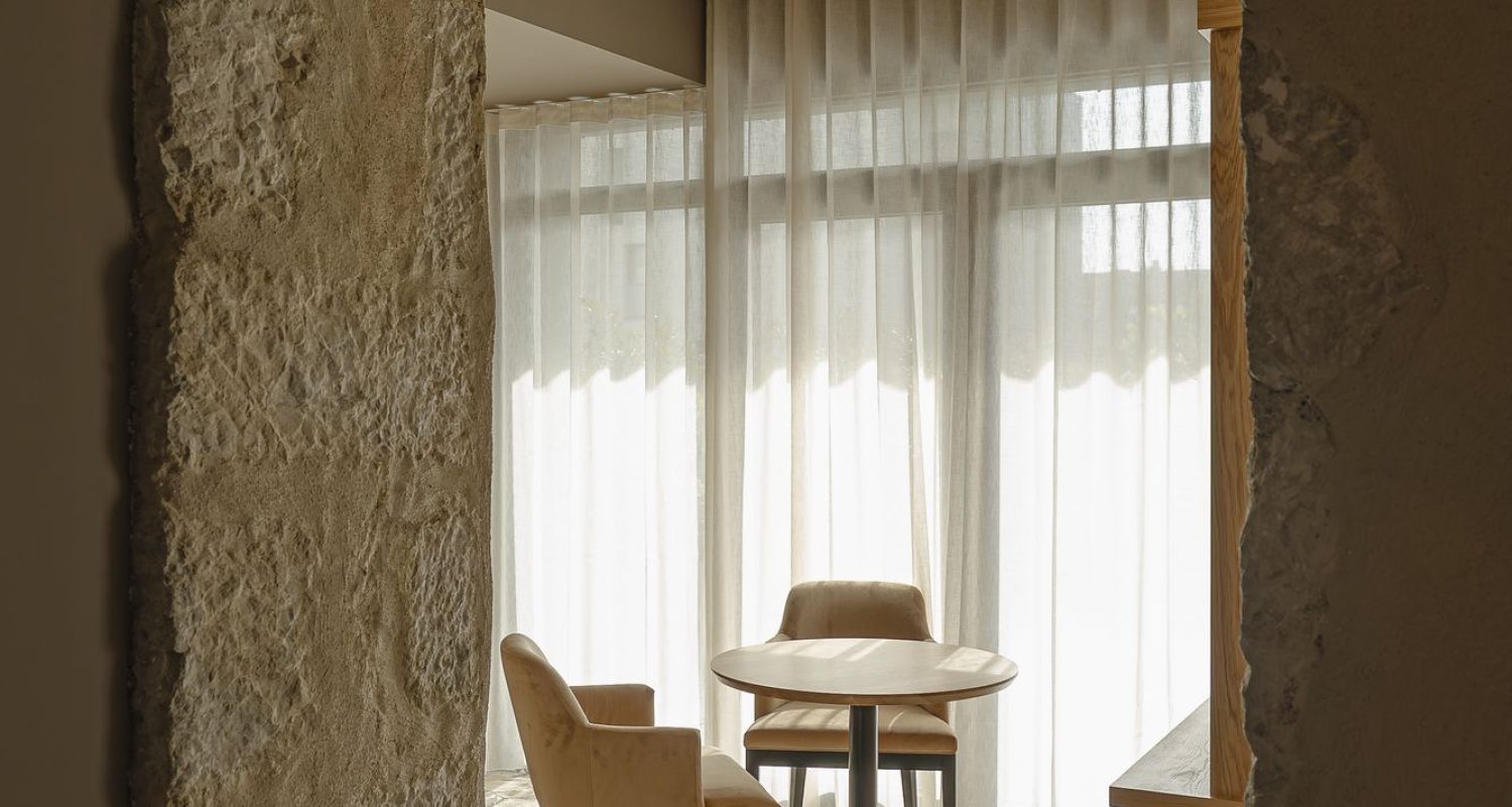 Chambre prestige lumineuse hôtel La Chapelle Annecy